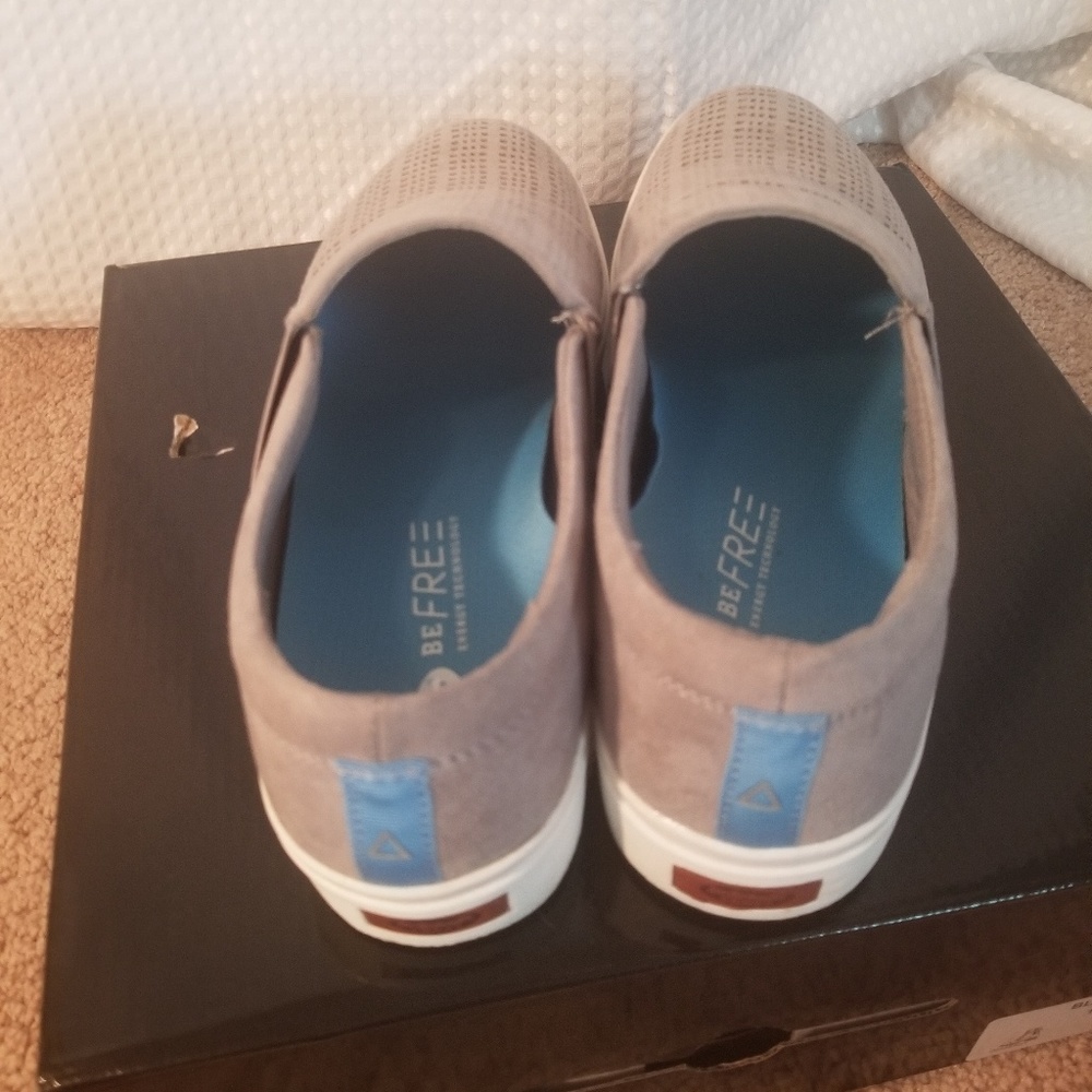 Sneaker - Picture 3 of 3